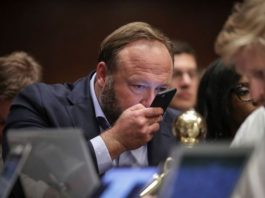 [NEWS] Facebook’s handling of Alex Jones is a microcosm of its content policy problem Loganspace