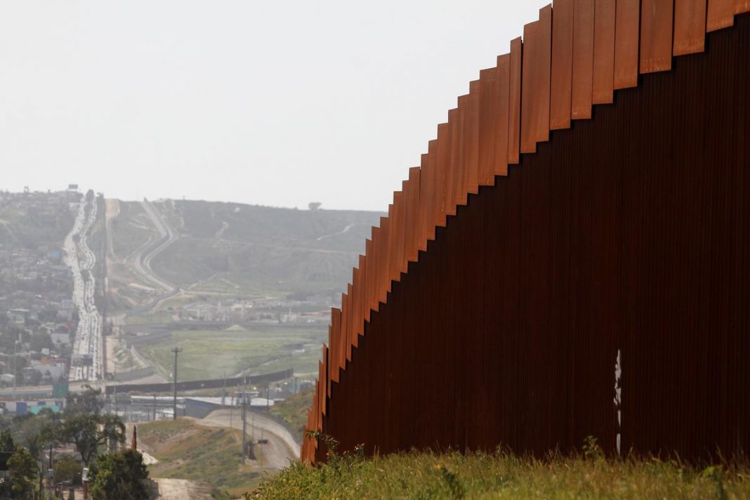 [NEWS] Frequent crossers of U.S.-Mexico border fret over threatened shutdown – Loganspace AI