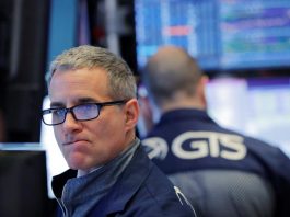 [NEWS] Wall St pauses after recent surge, Walgreens slides on profit warning – Loganspace AI