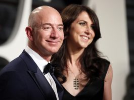 [NEWS] Jeff Bezos to keep Amazon voting power after divorce – Loganspace AI