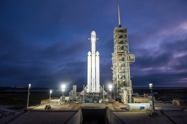 [NEWS] Falcon Heavy’s first real launch on Sunday is the dawn of a new heavy-lift era in space – Loganspace