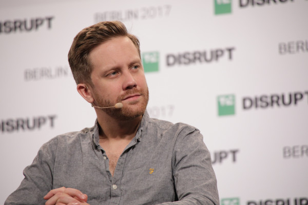[NEWS] Sources: Y Combinator’s growth fund to back challenger bank Monzo – Loganspace