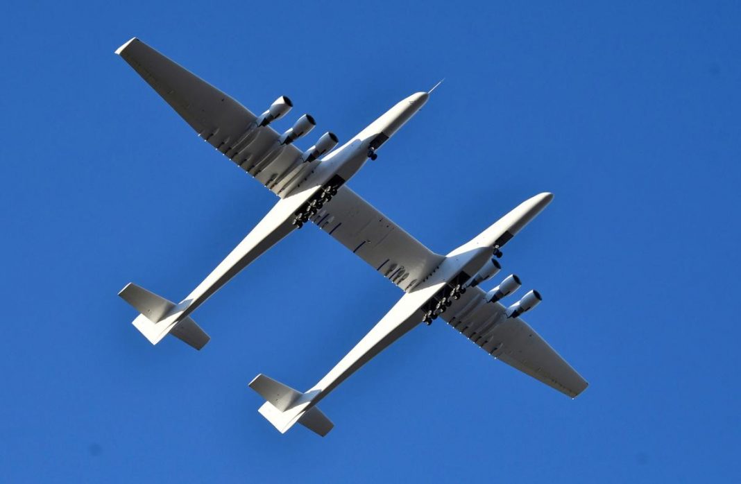 [NEWS] World’s largest plane makes first flight over California – Loganspace AI