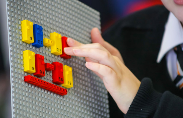 [NEWS] LEGO Braille bricks are the best, nicest, and in retrospect most obvious idea ever – Loganspace