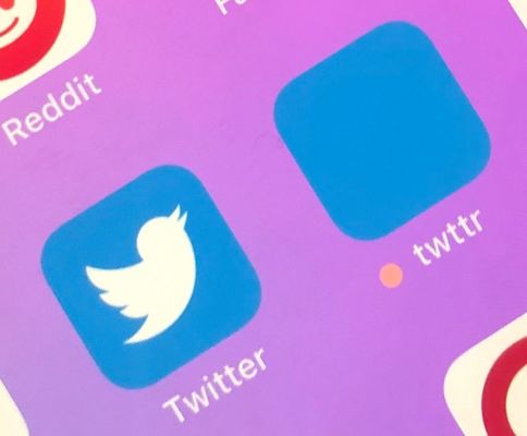 [NEWS] Twitter makes ‘likes’ easier to use in its twttr prototype app. (Nobody tell Jack.) – Loganspace