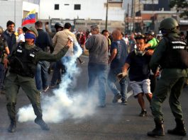 [NEWS] Venezuela’s Guaido says troops join him to oust Maduro; government says it is in control – Loganspace AI