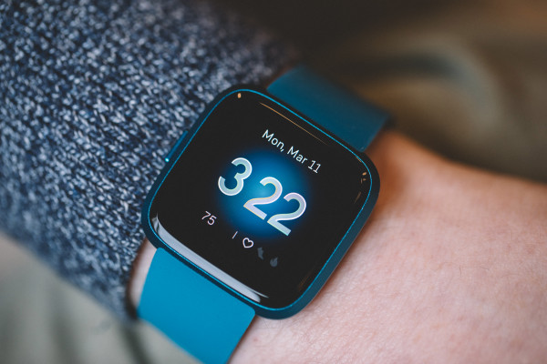 [NEWS] Fitbit beats Q1 revenue expectations as smartwatch growth continues – Loganspace