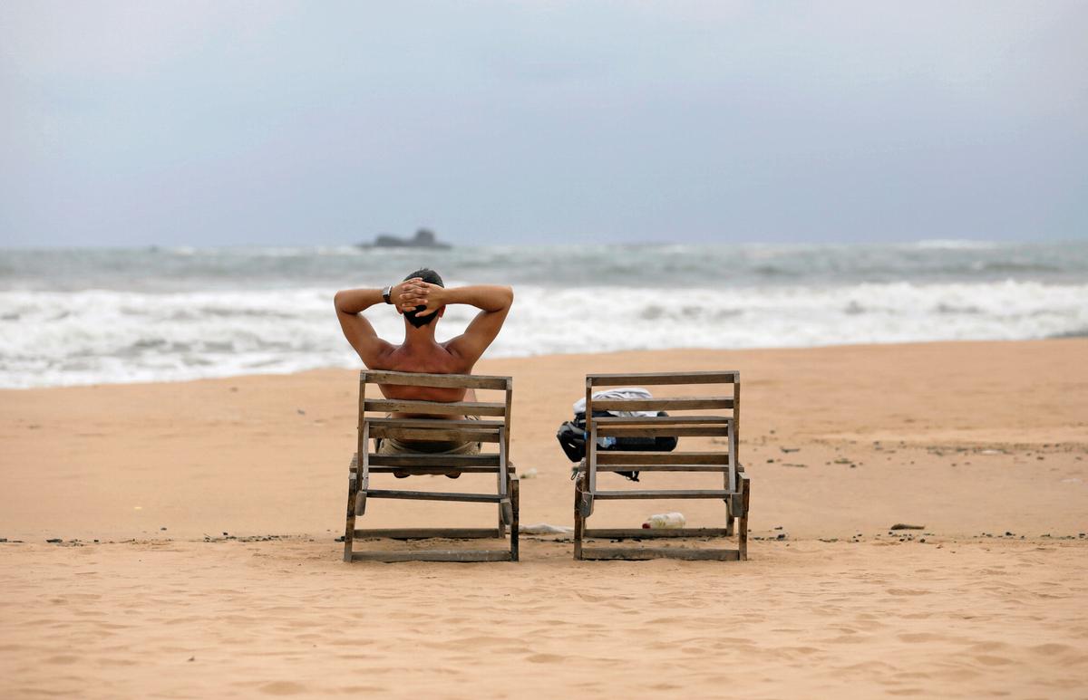 [NEWS] Deserted beaches, empty rooms: Sri Lanka tourism takes a hit after bombings – Loganspace AI