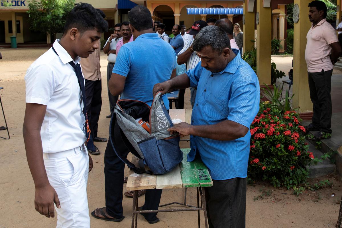 [NEWS] Empty classrooms: Sri Lanka schools re-open amid fears of more militant attacks – Loganspace AI