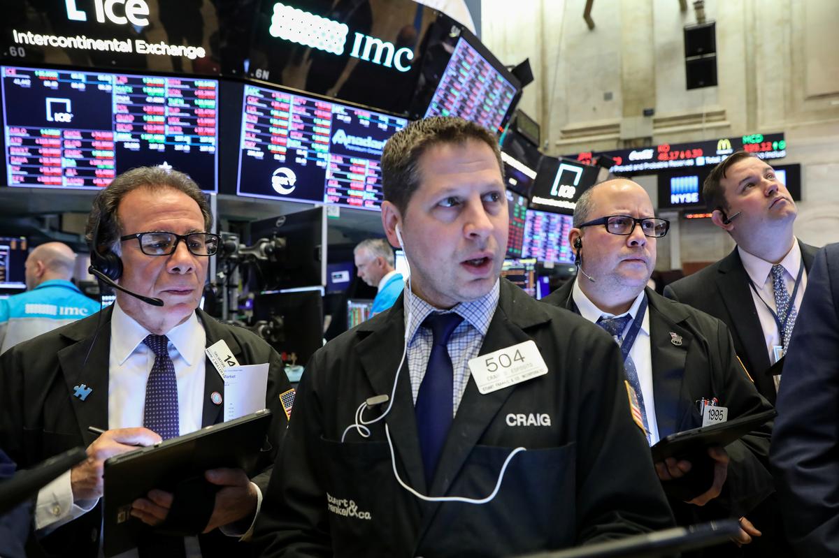 [NEWS] Wall Street slides as U.S.-China trade fears rise – Loganspace AI
