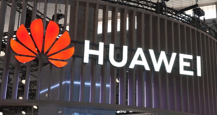 [NEWS] Foxconn halts production lines for Huawei phones, according to reports – Loganspace