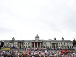 [NEWS] Thousands protest against Trump in London but fewer than last year – Loganspace AI
