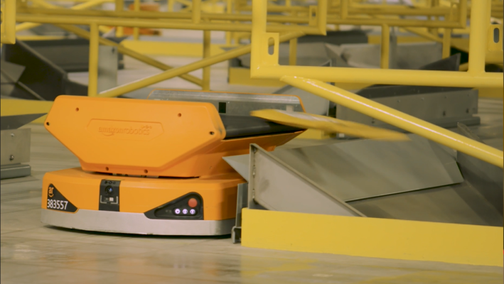 [NEWS] Amazon debuts a pair of new warehouse robots – Loganspace