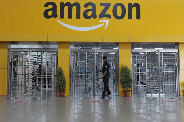 [NEWS] Amazon, reeling from recent regulatory hurdles, pumps $404M into its India business – Loganspace