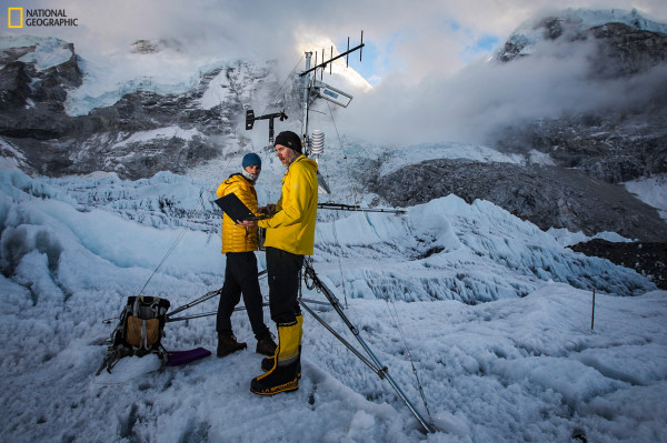 [NEWS] Expedition installs highest weather stations on Earth atop Mount Everest – Loganspace