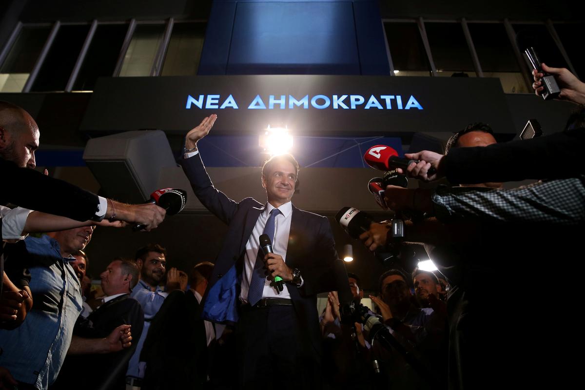 [NEWS] Greek Conservatives take charge in landslide win, vow more investment, fewer taxes – Loganspace AI