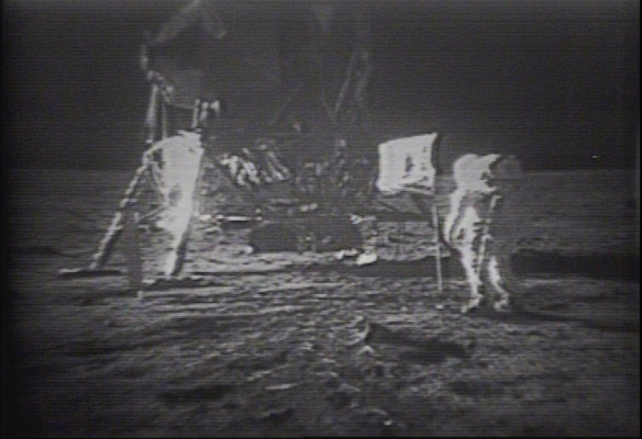 [NEWS] Original Apollo 11 landing videotapes sell for $1.8M – Loganspace