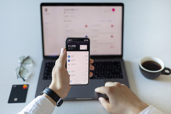 [NEWS] Revolut tweaks business accounts with new pricing structure – Loganspace