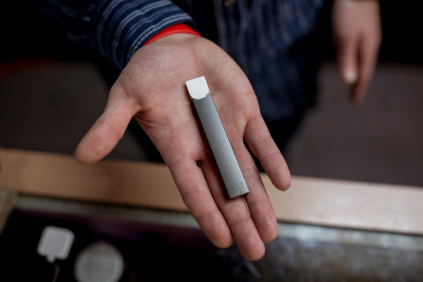 [NEWS] Using the same tactics as ‘Big Tobacco’, Juul may have intentionally targeted teens – Loganspace