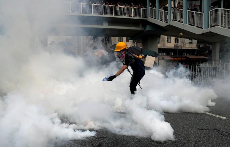 [NEWS] Police fire tear gas, rubber bullets in Hong Kong clash over banned march – Loganspace AI