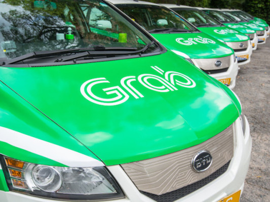 [NEWS] SoftBank pumps $2B into Indonesia through new Grab investment, putting it head to head with Gojek – Loganspace