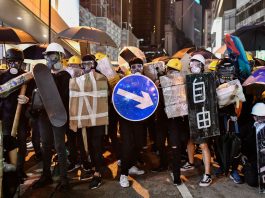 [NEWS #Alert] Yet another tense and violent weekend puts Hong Kong on edge! – #Loganspace AI