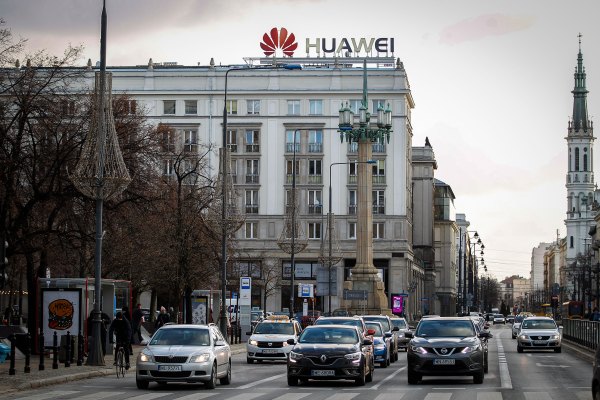 [NEWS] Huawei is shipping a lot more phones in spite of it all – Loganspace