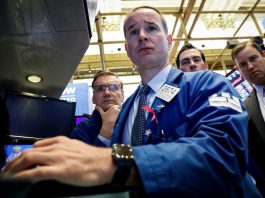 [NEWS] Wall Street drops as trade tensions weigh, Fed meeting looms – Loganspace AI