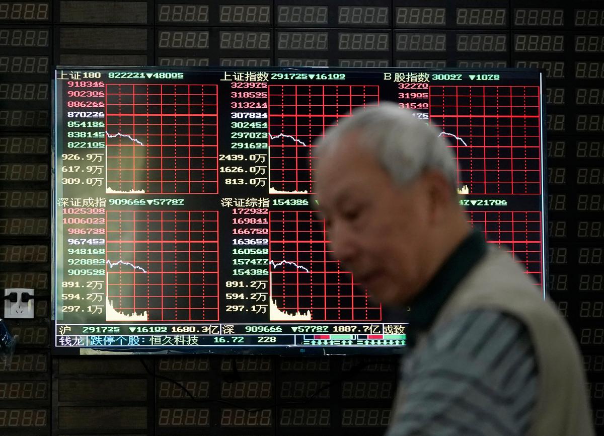 [NEWS] Asian shares fall, dollar firms as Fed dampens bets on more rate cuts – Loganspace AI