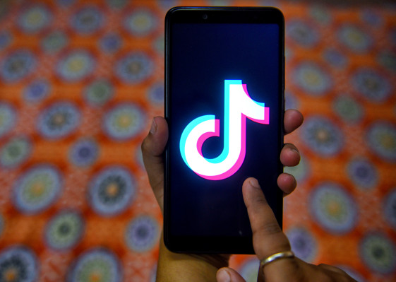 [NEWS] TikTok adds Giphy integration to import Stickers and export TikTok memes to the rest of the world – Loganspace