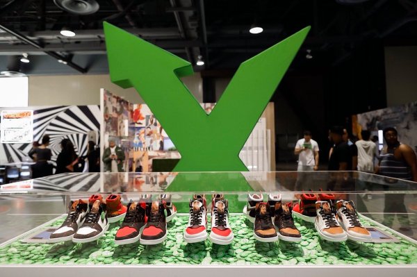 [NEWS] StockX was hacked, exposing millions of customers’ data – Loganspace