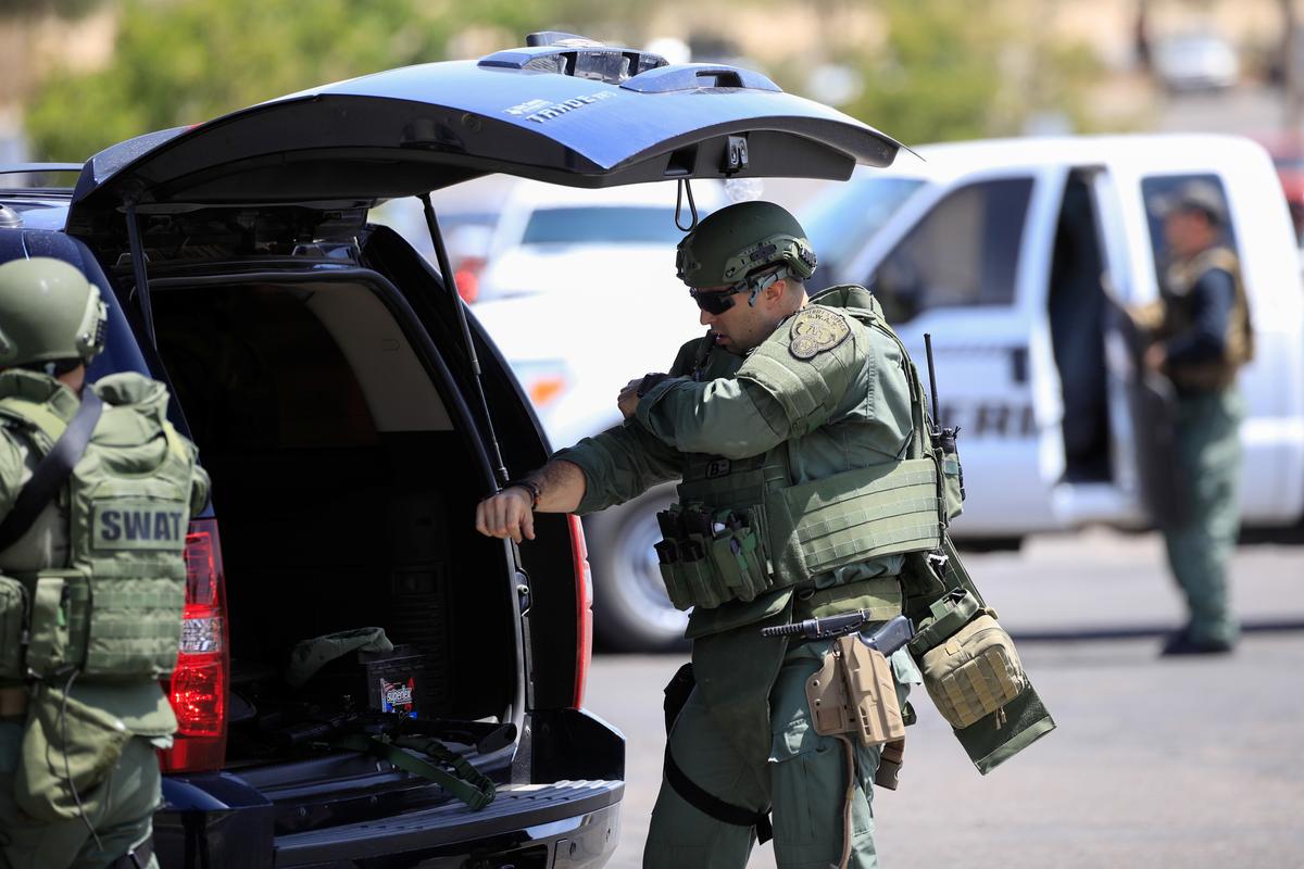 [NEWS] ‘Many killed’ in shooting at Walmart in El Paso; suspect in custody – Loganspace AI