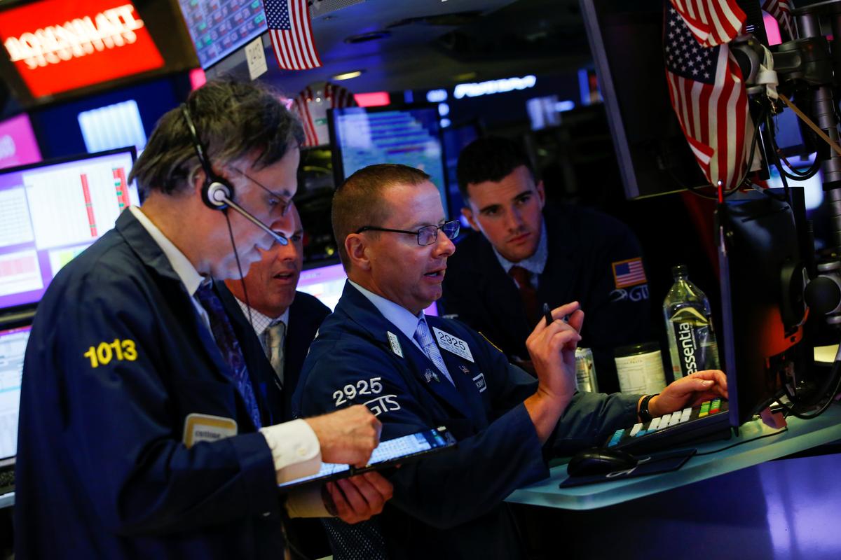 [NEWS] Wall Street climbs at end of turbulent week – Loganspace AI