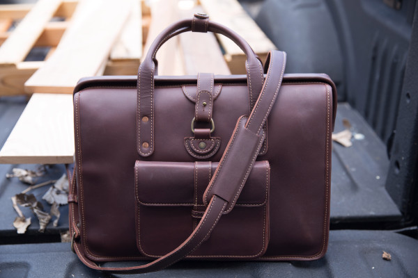 [NEWS] The Pad & Quill Gladstone Briefcase offers plenty of storage in a beautiful design – Loganspace