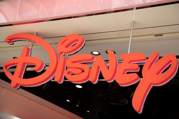 [NEWS] The new Disney+ streaming service is oriented around fans and families – Loganspace