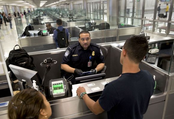 [NEWS] U.S. border officials are increasingly denying entry to travelers over others’ social media – Loganspace
