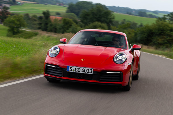 [NEWS] Porsche expands on-demand subscription plans to four more cities – Loganspace