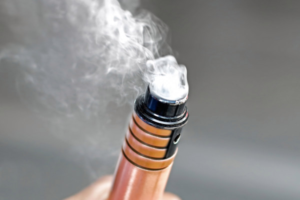 [NEWS] CDC says stop vaping as mystery lung condition spreads – Loganspace