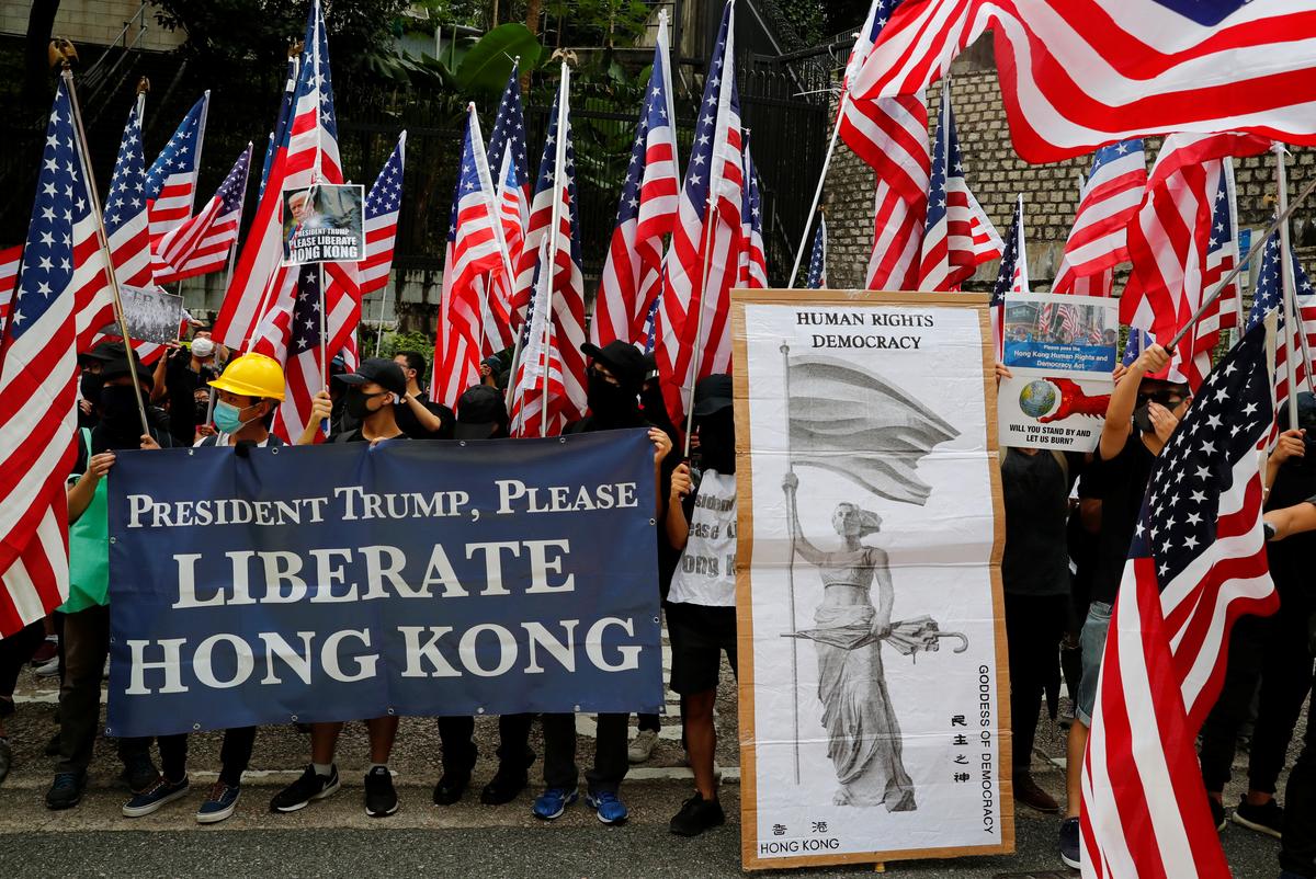 [NEWS] Hong Kong protesters march to U.S. Consulate, call on Trump to ‘liberate’ city – Loganspace AI