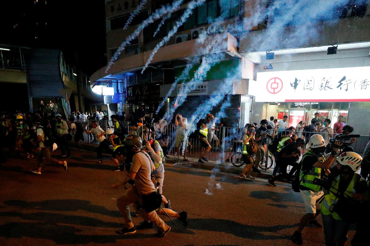 [NEWS] Hong Kong braces for airport protest after night of violent clashes – Loganspace AI