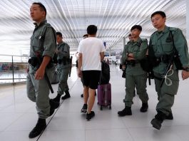 [NEWS] Hong Kong riot police curb airport protest after clashes – Loganspace AI