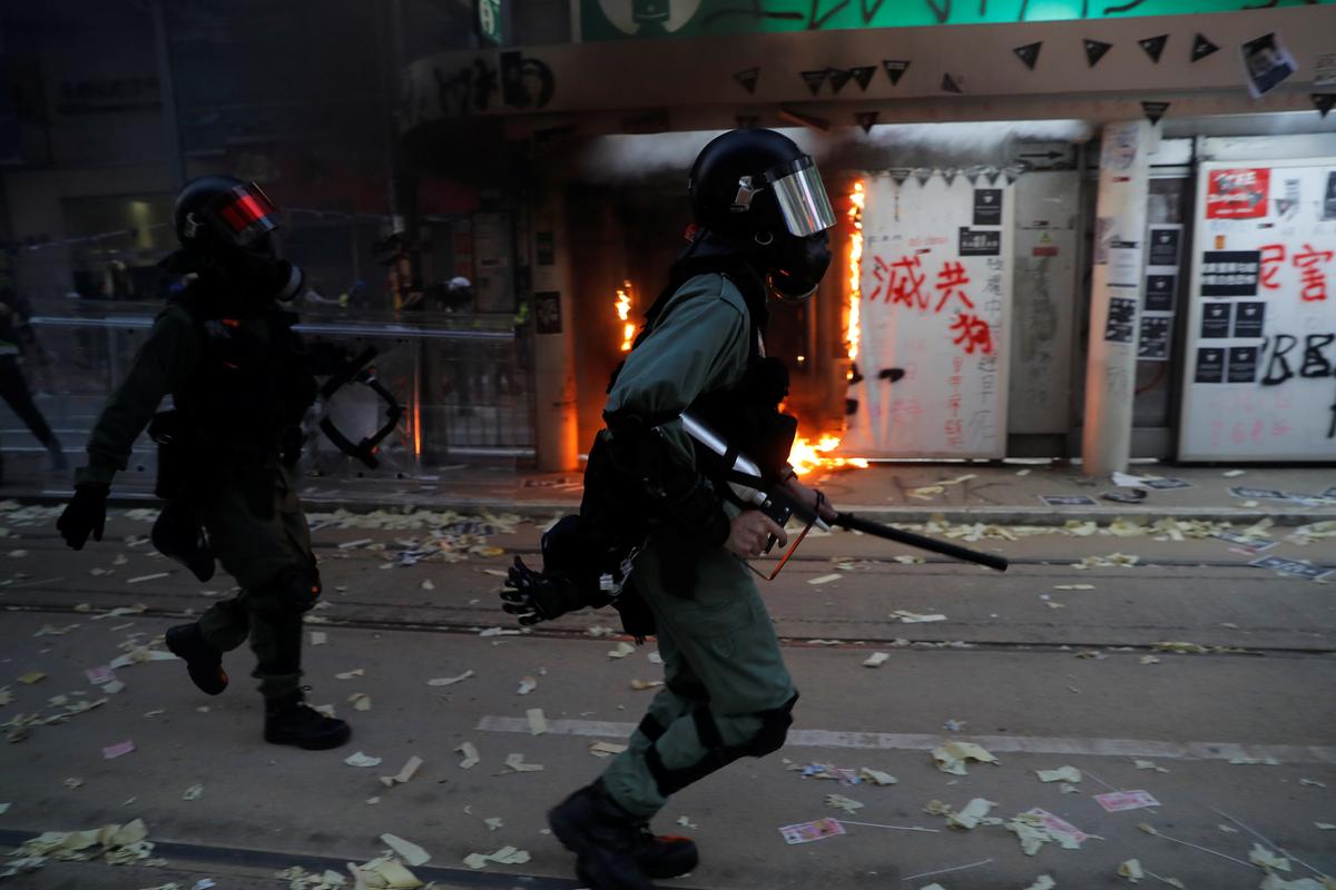 [NEWS] Police shoot teen protester as Hong Kong violence escalates – Loganspace AI