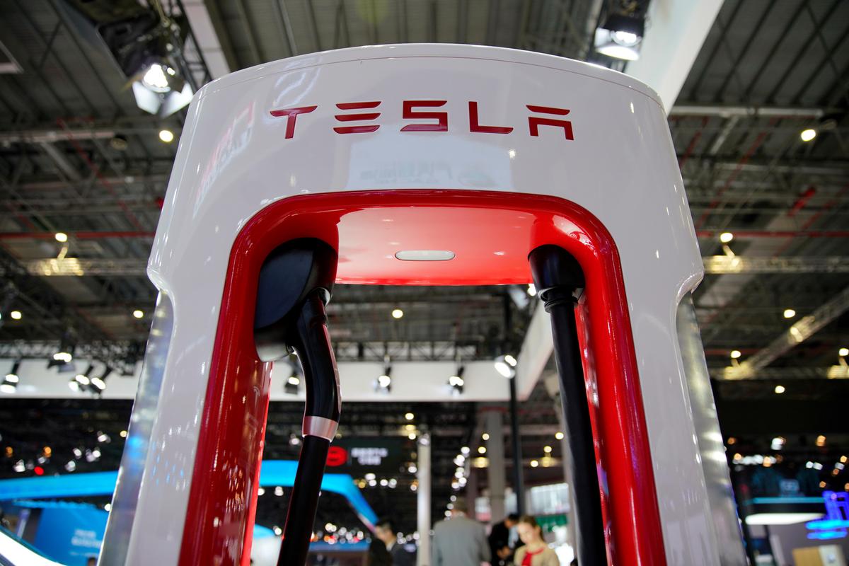 [NEWS] Tesla deliveries miss Wall Street estimates; shares fall 6% – Loganspace AI