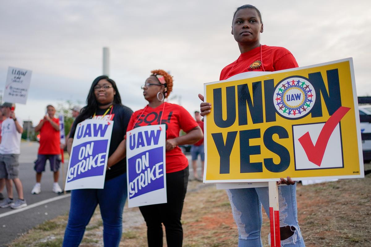 [NEWS] Talks between UAW and GM take ‘turn for the worse’: union official – Loganspace AI