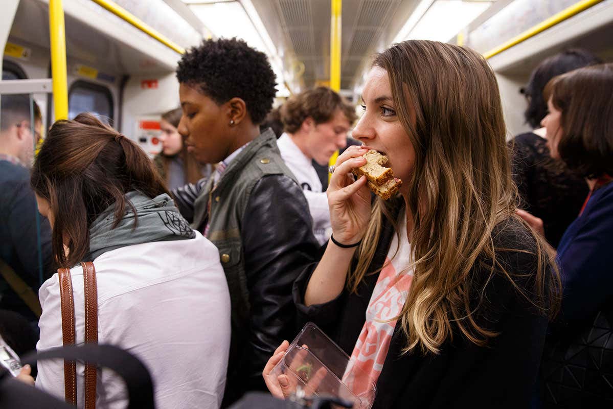 [Science] Will a ban on snacking on public transport really help combat obesity? – AI