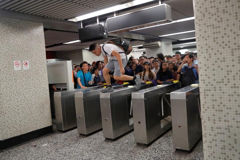[NEWS] Hong Kong’s metro, legislature open; more protests planned for weekend – Loganspace AI
