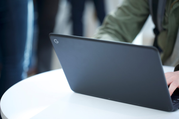 [NEWS] Up close with Google’s budget Chromebook, the Pixelbook Go – Loganspace